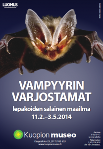 Vampyyrin varjostamat -näyttelyjulisteessa isokorvainen lepakko lentää kohti katsojaa.